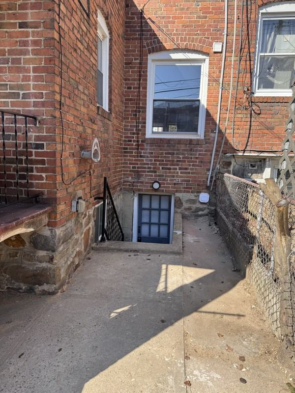 1315 W 37th St #BS - Photo 3 of 25