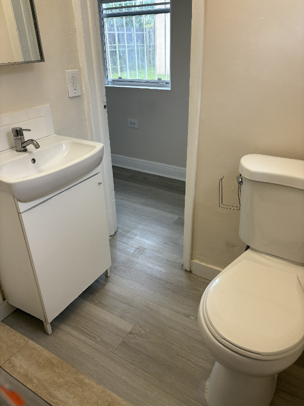 585 Nw 117th St #1 - Photo 7 of 12