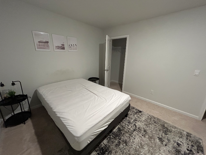 125 E Sunrise Ln - Photo 3 of 8