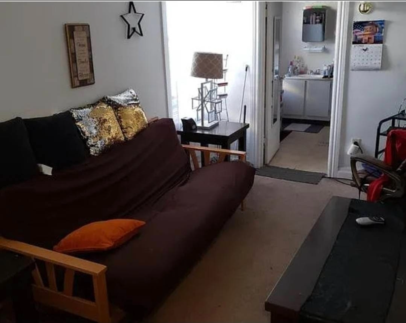 226 Guilford St - Photo 7 of 15