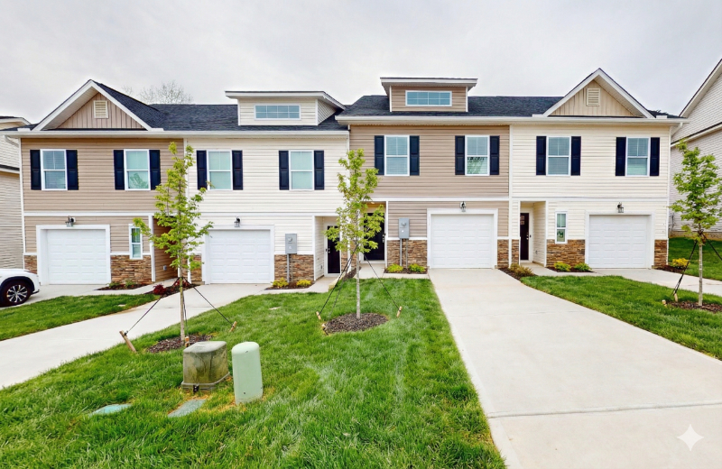 1422 Champions Rest Rd #C - Photo 2 of 9