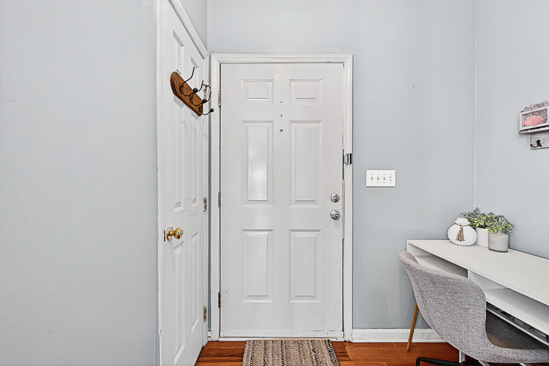 5351 Cog Hill Ct - Photo 2 of 20