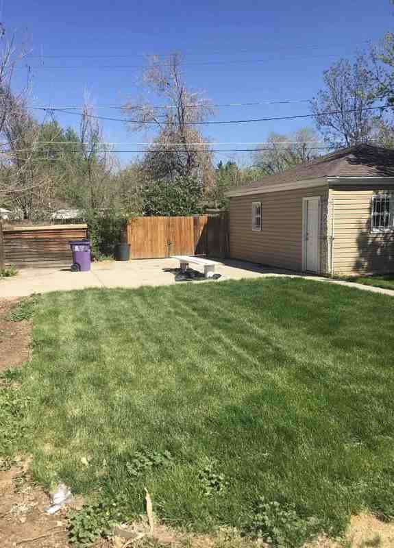 1920 Xanthia St - Photo 2 of 24