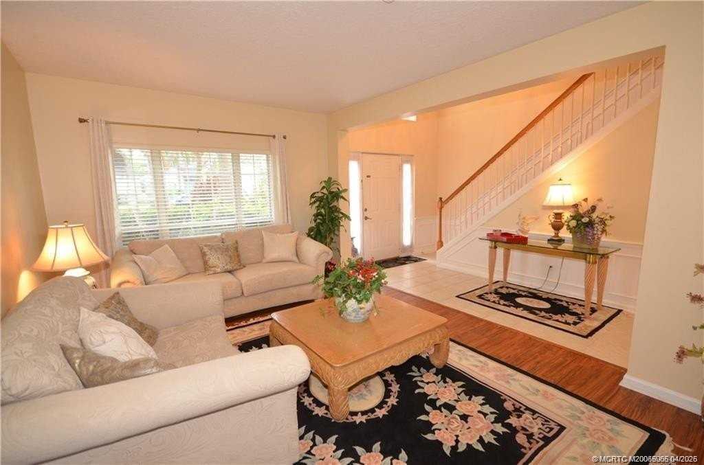 753 Nw Waterlily Pl - Photo 2 of 19