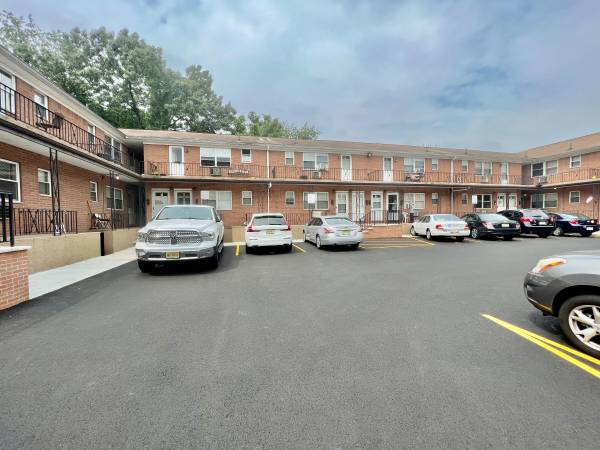 173 Sherman Ave #22 - Photo 5 of 10