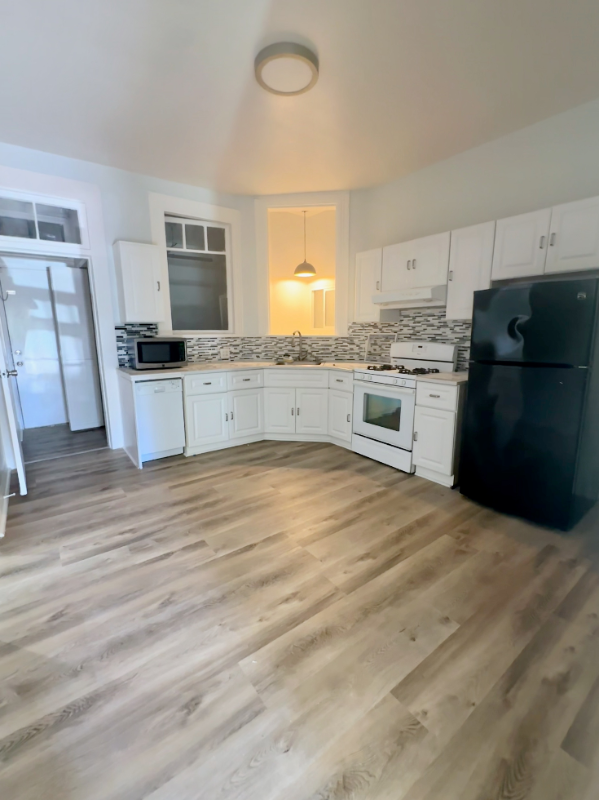218 Monterey Blvd - Photo 2 of 10