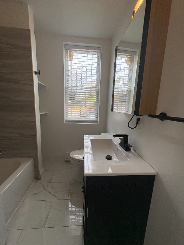 1522 W Dauphin St #1 - Photo 4 of 8