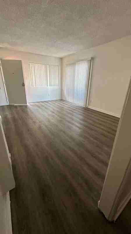 6833 Sepulveda Blvd - Photo 5 of 17