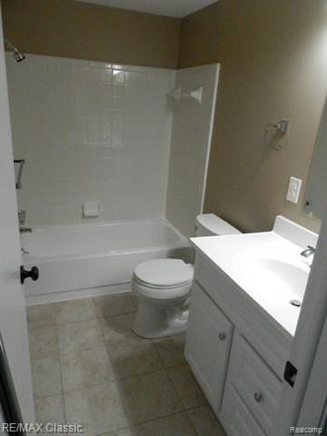 37625 Mallory Dr - Photo 5 of 34