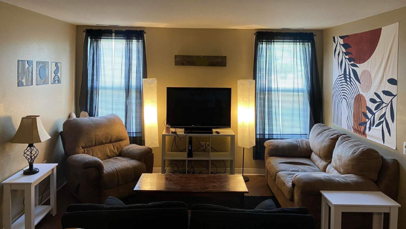 3278 N Henderson St - Photo 4 of 6