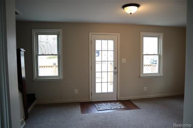 604 Trombley Dr - Photo 3 of 19