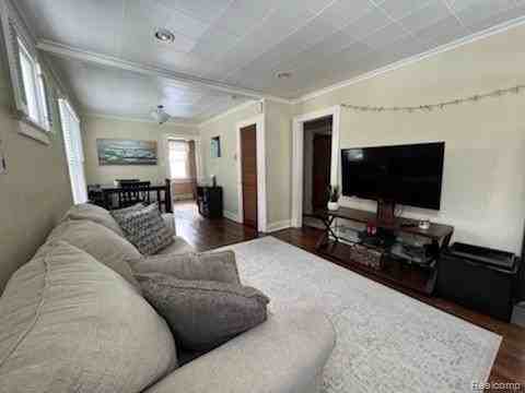 1244 Holland St - Photo 3 of 8