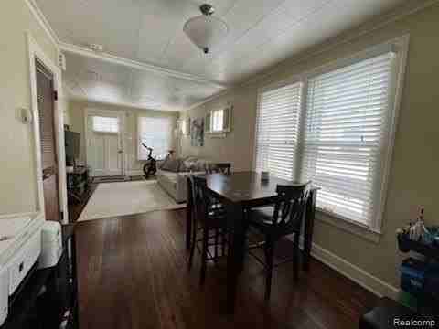 1244 Holland St - Photo 5 of 8