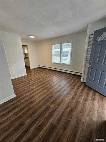 126 N Slater St - Photo 3 of 15