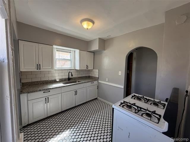 16206 Snowden St - Photo 4 of 18