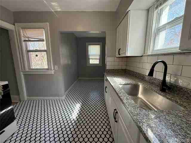 16206 Snowden St - Photo 6 of 18