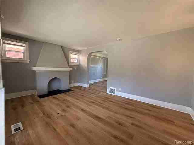 16206 Snowden St - Photo 7 of 18