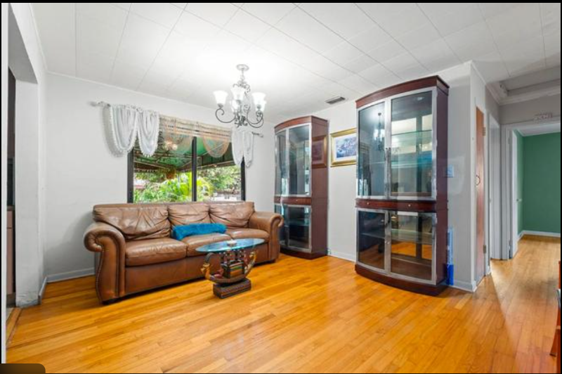 1537 39th St #2 - Photo 2 of 9