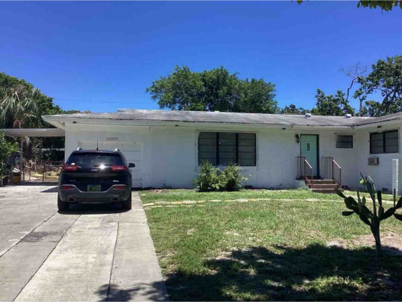 1537 39th St #2 - Photo 6 of 9