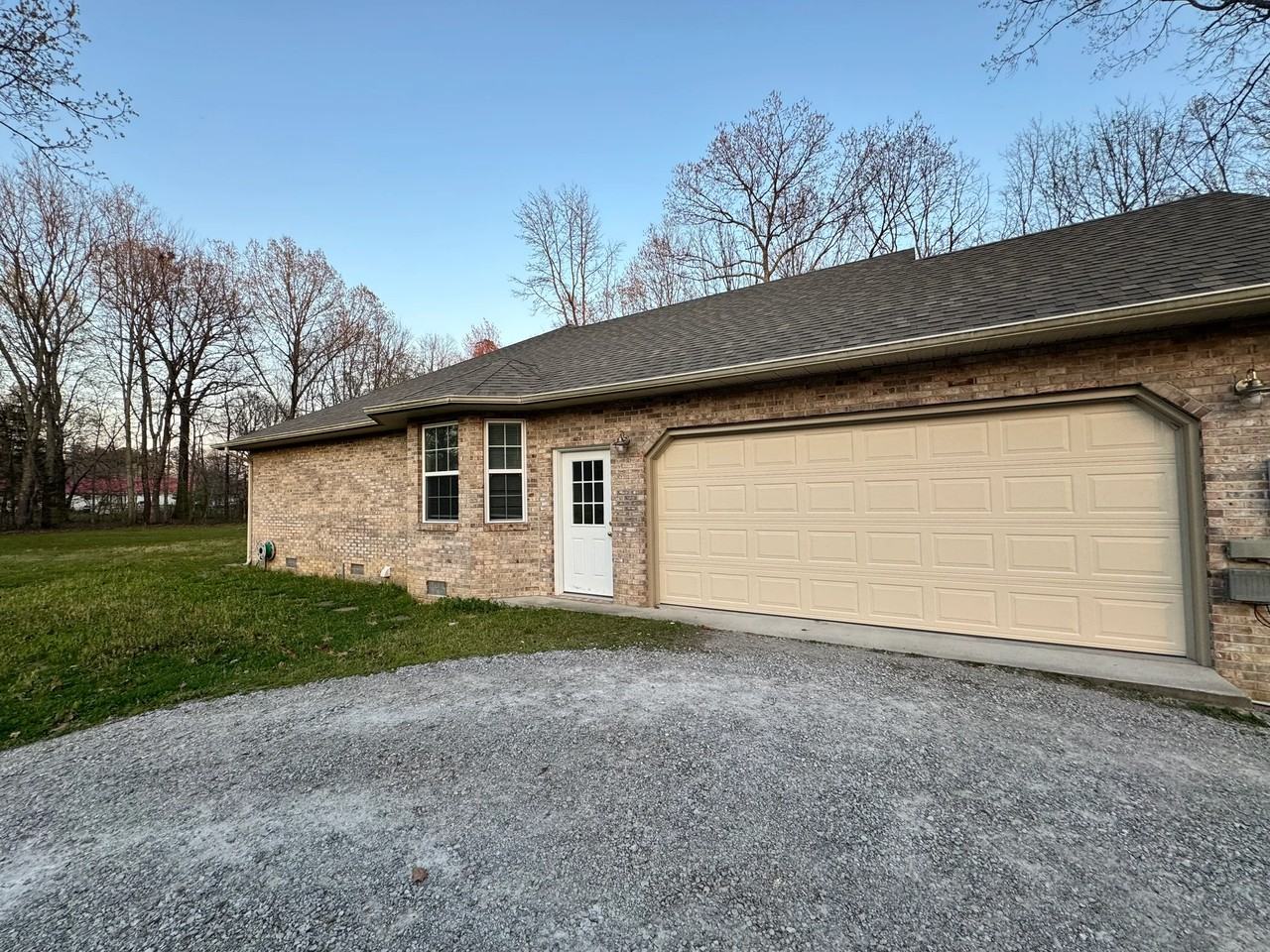 72 Sharon Dr - Photo 3 of 20