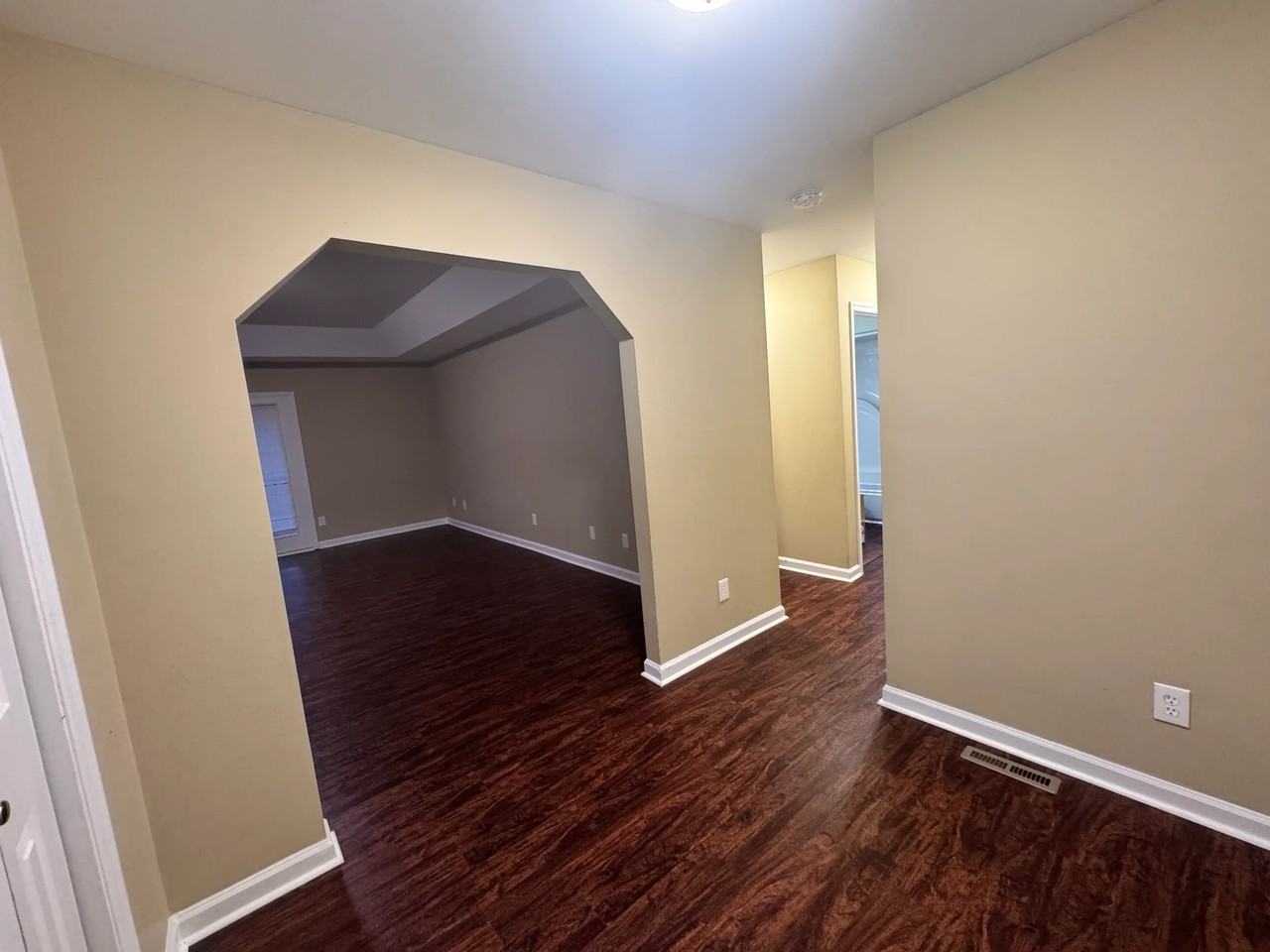 72 Sharon Dr - Photo 6 of 20