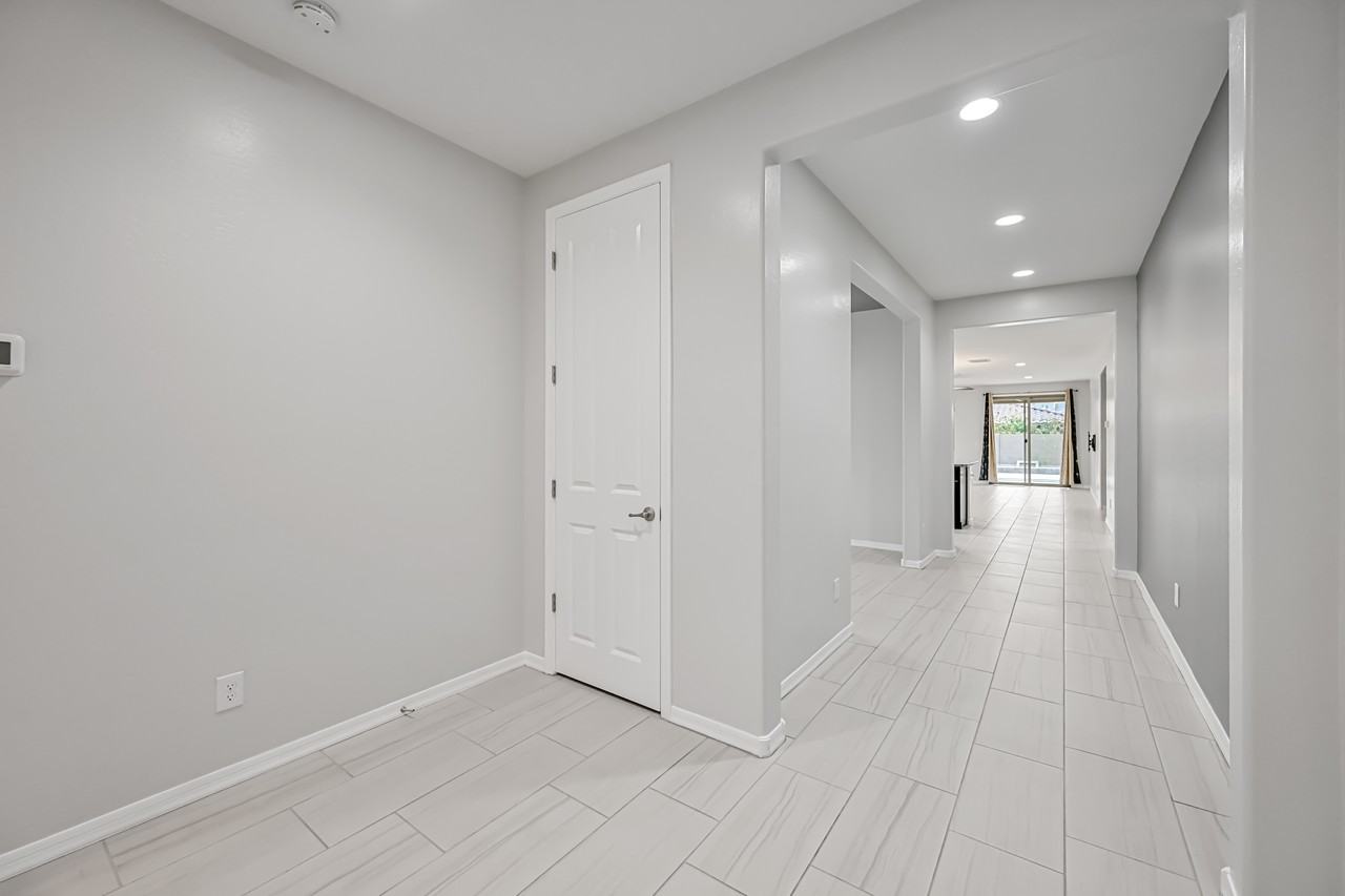 9775 West Cashman Drive - Photo 2 of 29