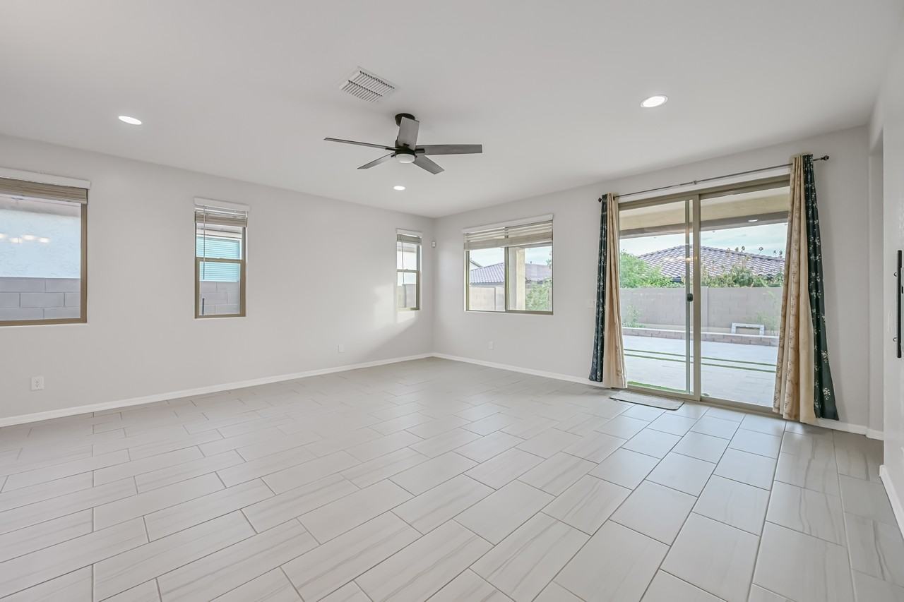 9775 West Cashman Drive - Photo 4 of 29