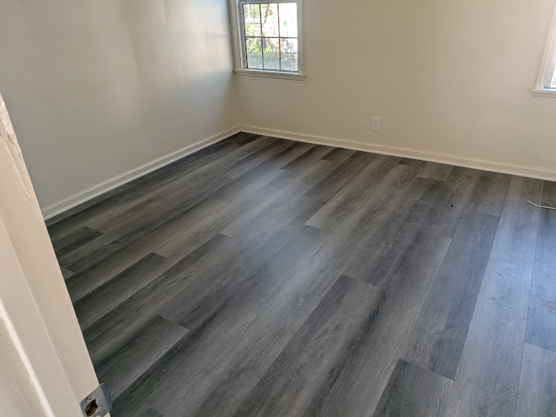 1727 Pine Ave #2 - Photo 3 of 4