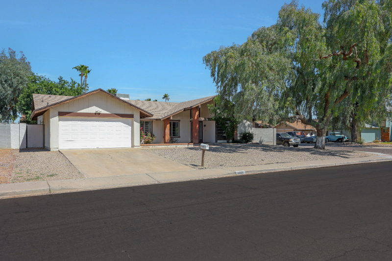 14625 N 26th Ave - Photo 4 of 9