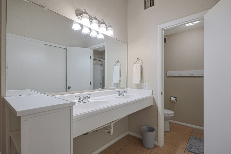 14625 N 26th Ave - Photo 7 of 9