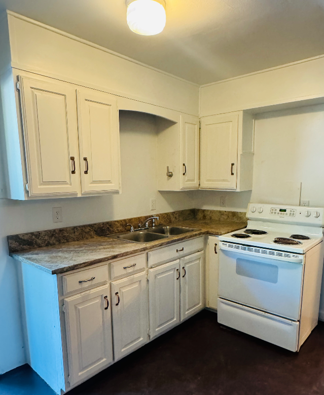 132 Lindsey Rd #1 - Photo 5 of 9