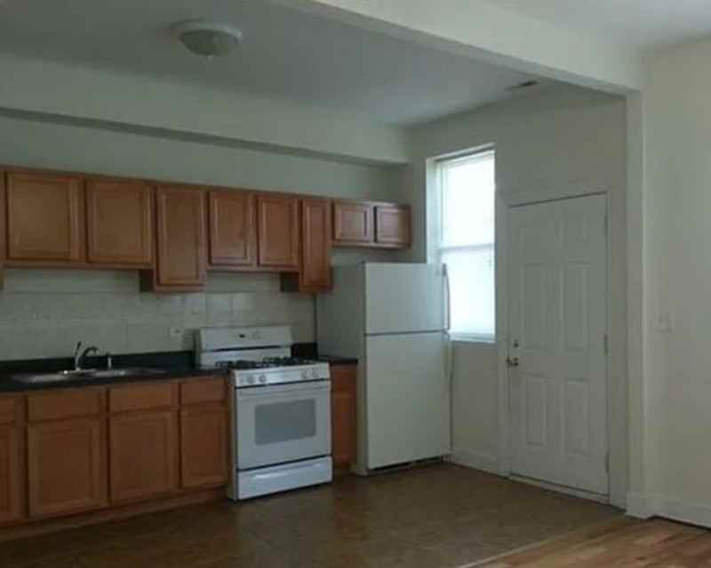 6130 S Prairie Ave #3 - Photo 5 of 10