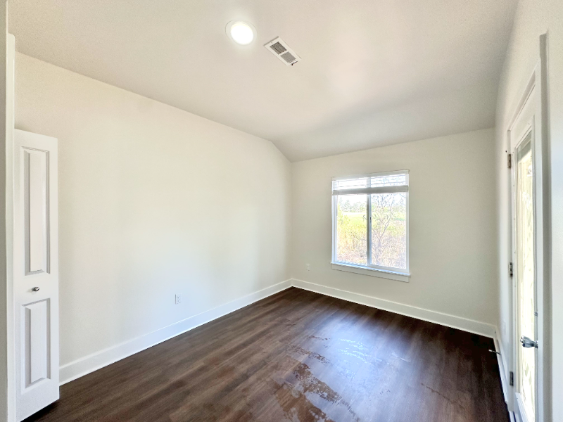 1940 W Cadmus Rd #101 - Photo 6 of 10