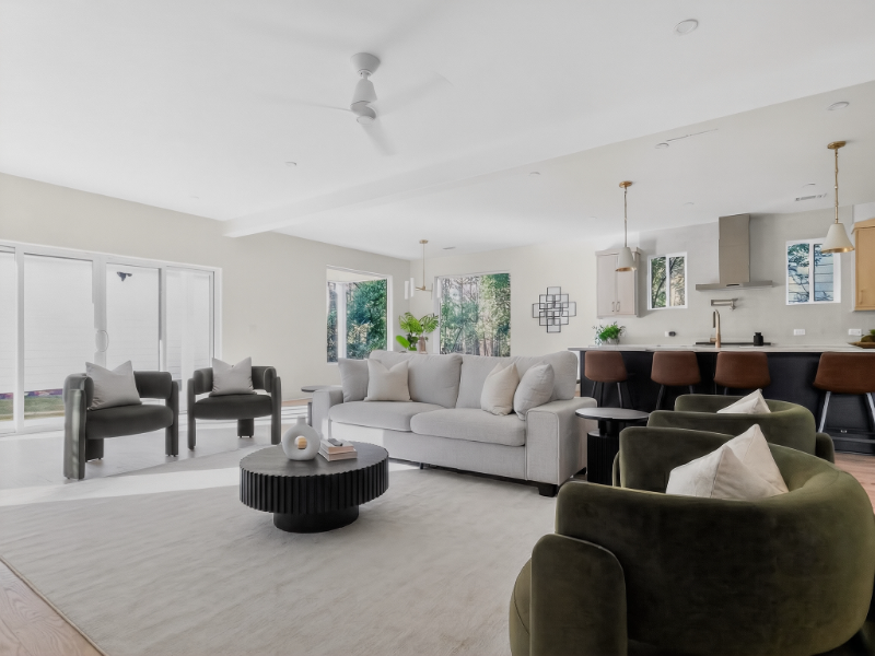 1273 Danner St Se - Photo 3 of 46