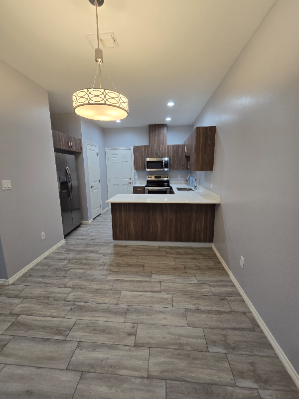 1721 W Harrison St - Photo 2 of 13