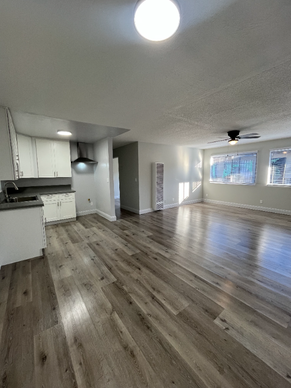 1240 W 105th St #15 - Photo 2 of 8