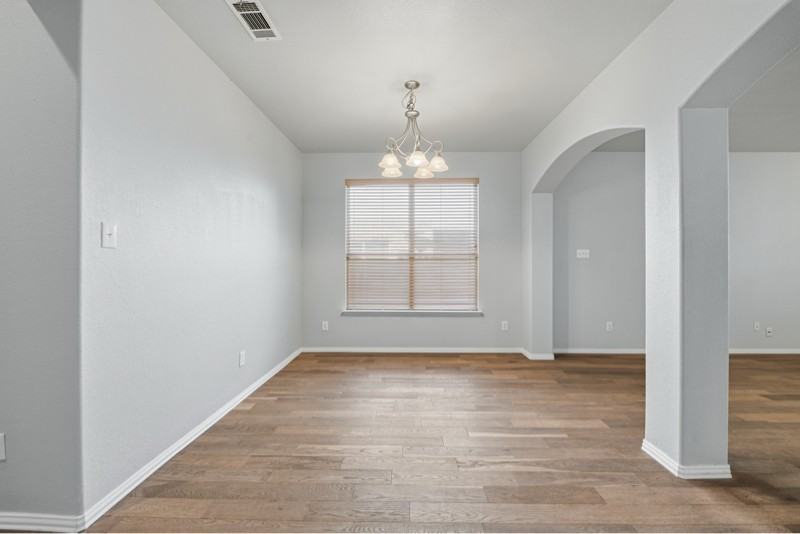 4405 Grassy Glen Dr - Photo 4 of 25