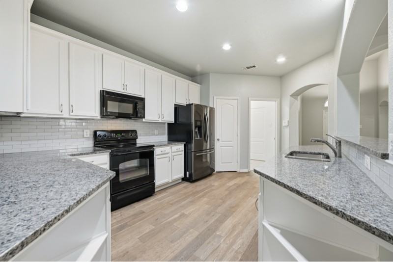 4405 Grassy Glen Dr - Photo 6 of 25