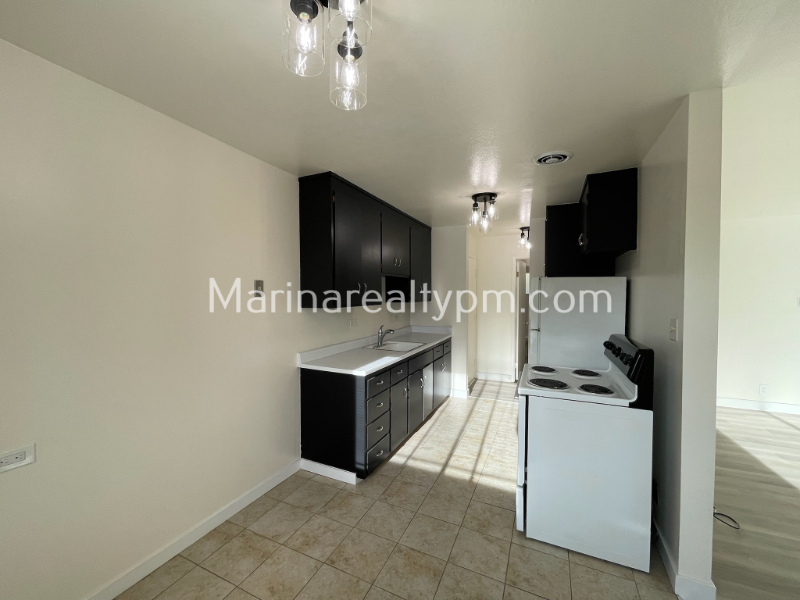 129 Hilborn St - Photo 2 of 17