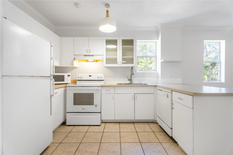 2850 Coconut Ave #14 - Photo 7 of 10