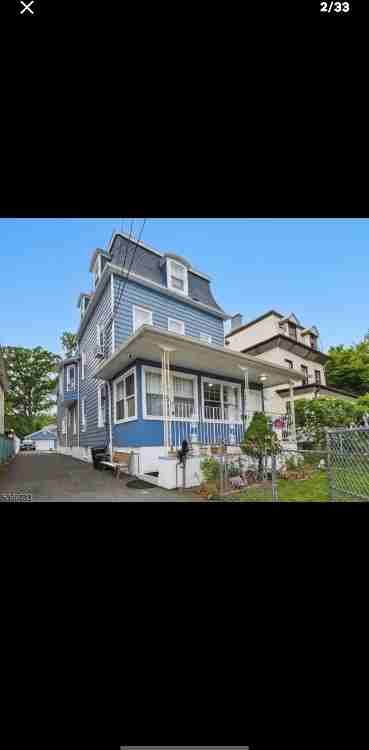 550 Jefferson Ave - Photo 2 of 32