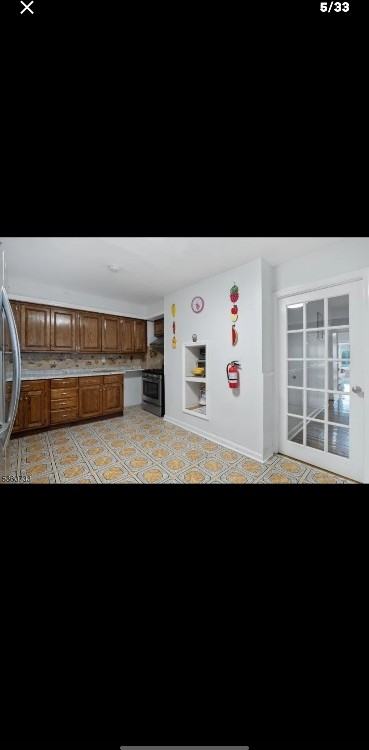 550 Jefferson Ave - Photo 5 of 32