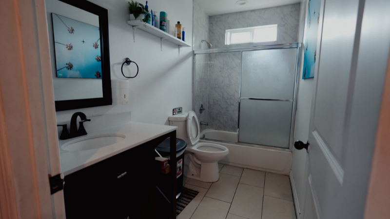 1449 E 25th St - Photo 4 of 18