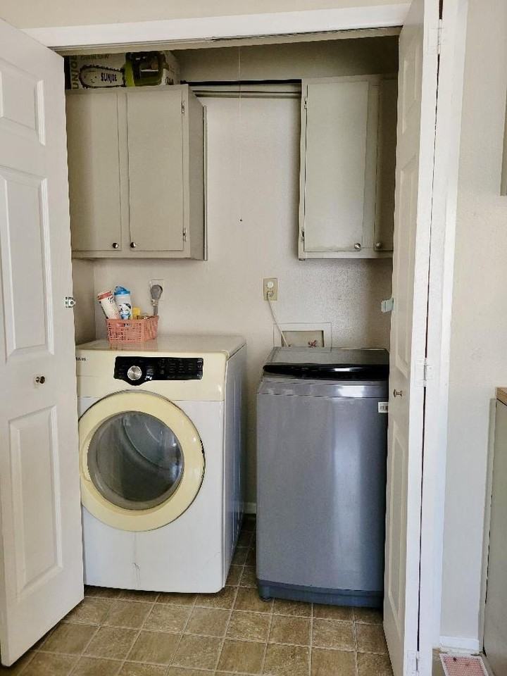 Gallery Sun Dr - Photo 4 of 9