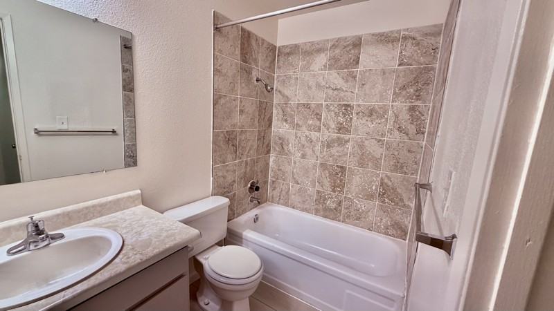 4890 N Backer Ave - Photo 3 of 20