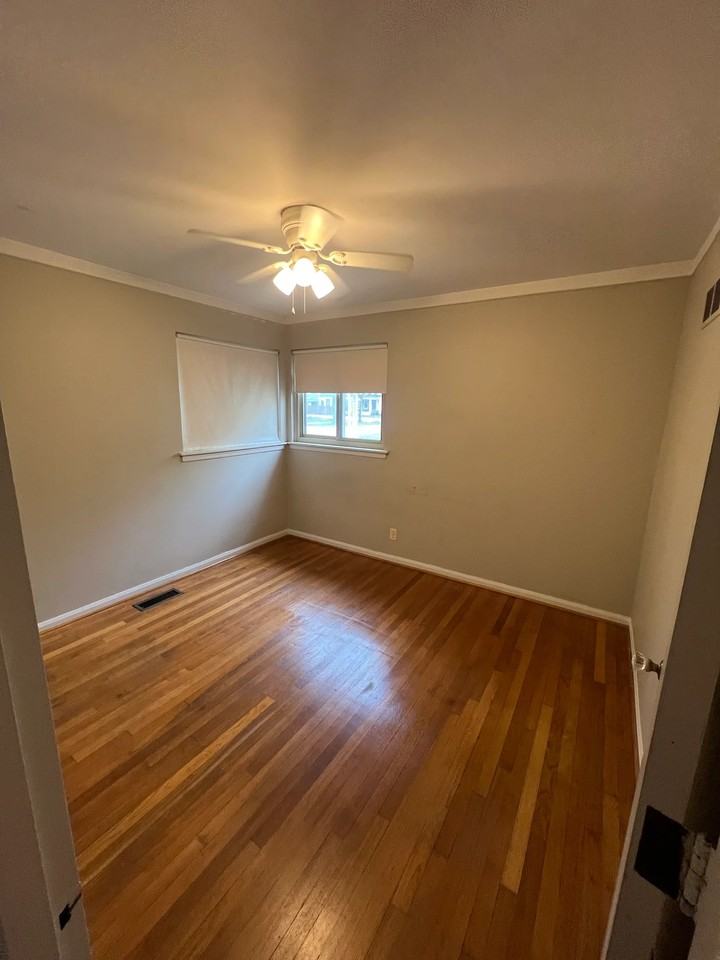 617 N Wilson Ave - Photo 6 of 11