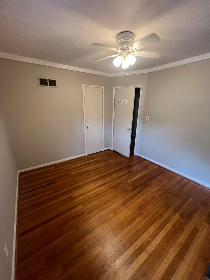 617 N Wilson Ave - Photo 7 of 11