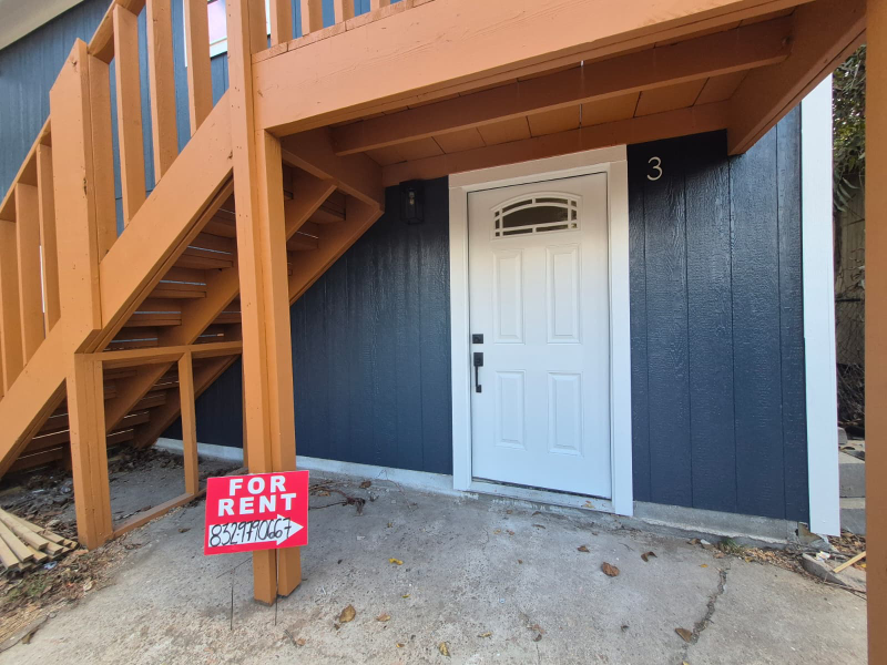 2209 Gano St #3 - Photo 3 of 18