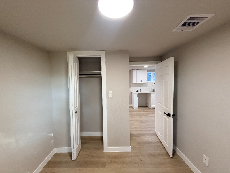 2209 Gano St #3 - Photo 7 of 18