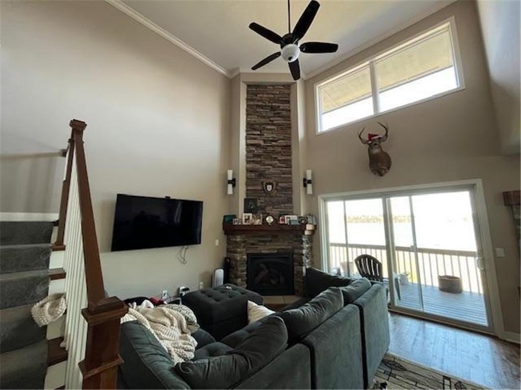 527 Mariner Dr - Photo 3 of 23